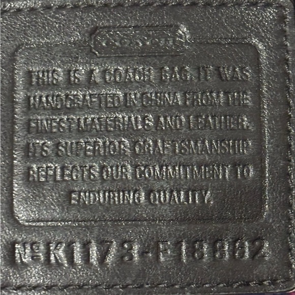 Coach Black Shoulder Bag with Chain Detail - Picture 4 of 4